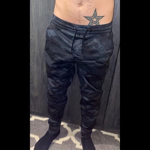 Black camouflage Hollister joggers